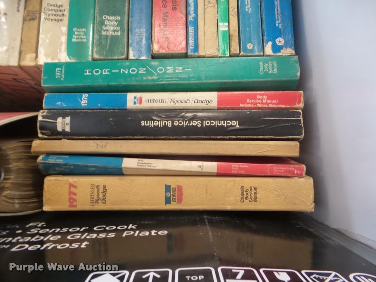 image for item DA9601 Automotive service manuals