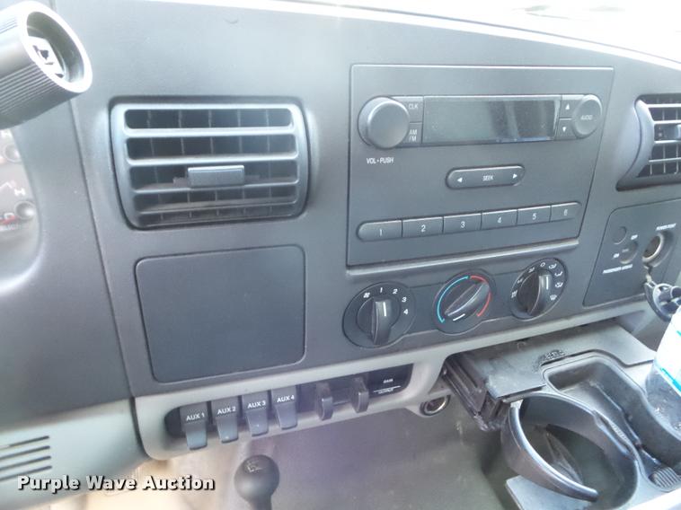 image for item DB3560 2007 Ford F450 Super Duty flatbed truck