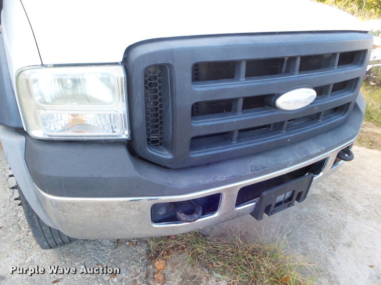 image for item DB3560 2007 Ford F450 Super Duty flatbed truck