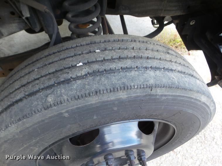 image for item DB3560 2007 Ford F450 Super Duty flatbed truck