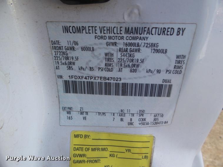 image for item DB3560 2007 Ford F450 Super Duty flatbed truck