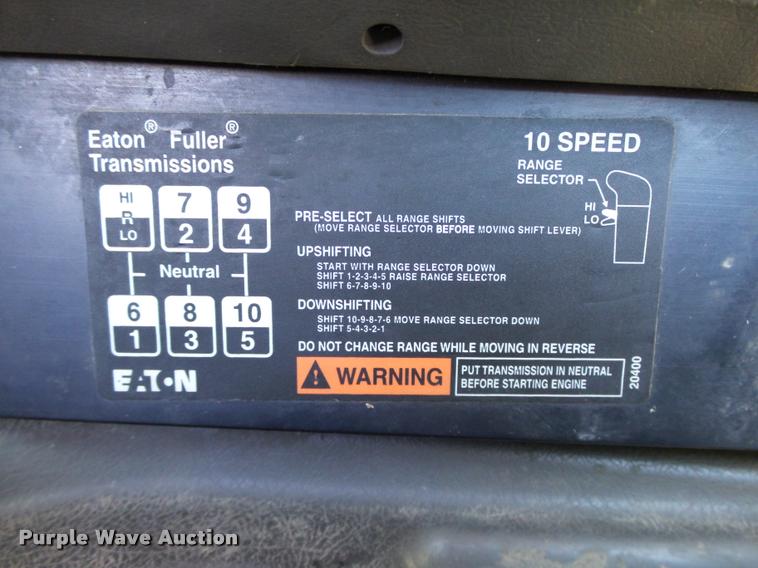 image for item DB4559 2001 International 9400i semi truck