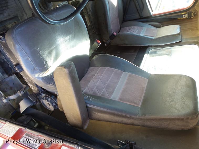 image for item DB4559 2001 International 9400i semi truck