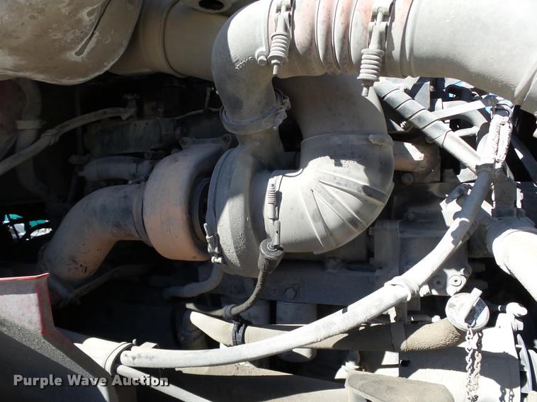 image for item DB4559 2001 International 9400i semi truck