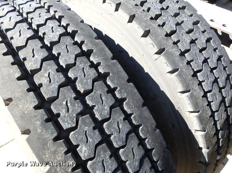 image for item DB4559 2001 International 9400i semi truck