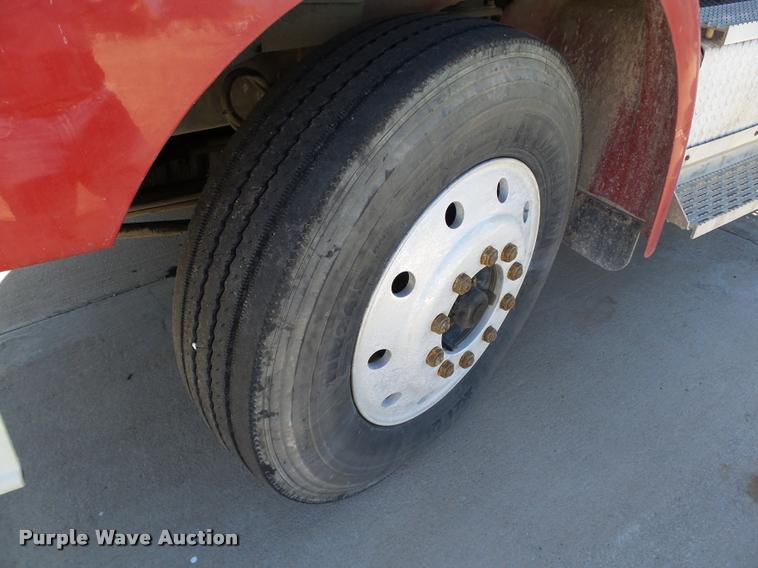 image for item DB4559 2001 International 9400i semi truck