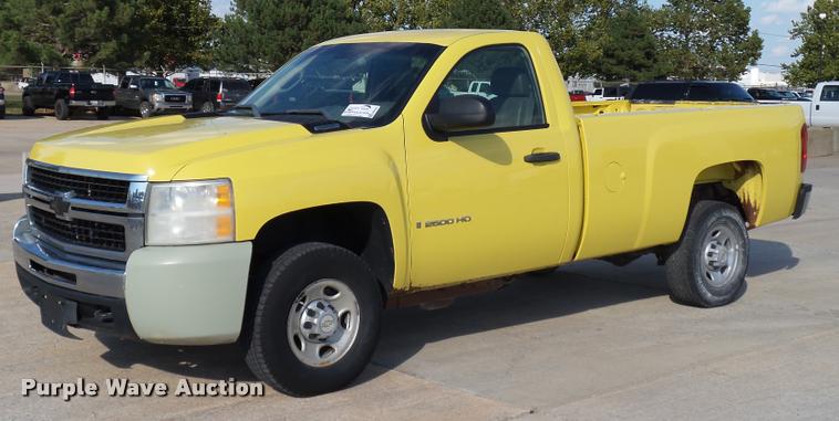 image for item DB4562 2007 Chevrolet Silverado 2500HD pickup truck