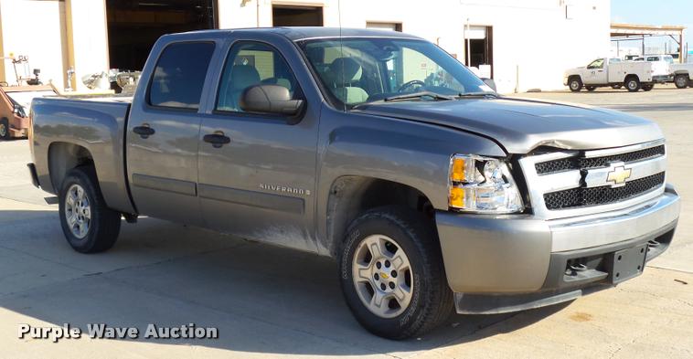 image for item DB4563 2008 Chevrolet Silverado 1500 LT Crew Cab pickup truck