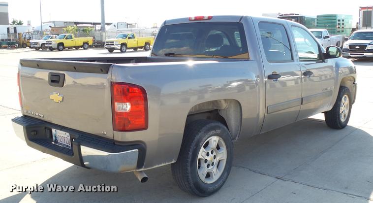 image for item DB4563 2008 Chevrolet Silverado 1500 LT Crew Cab pickup truck