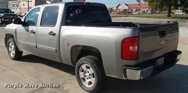image for item DB4563 2008 Chevrolet Silverado 1500 LT Crew Cab pickup truck