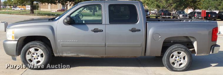 image for item DB4563 2008 Chevrolet Silverado 1500 LT Crew Cab pickup truck