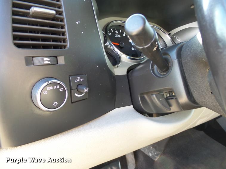 image for item DB4563 2008 Chevrolet Silverado 1500 LT Crew Cab pickup truck