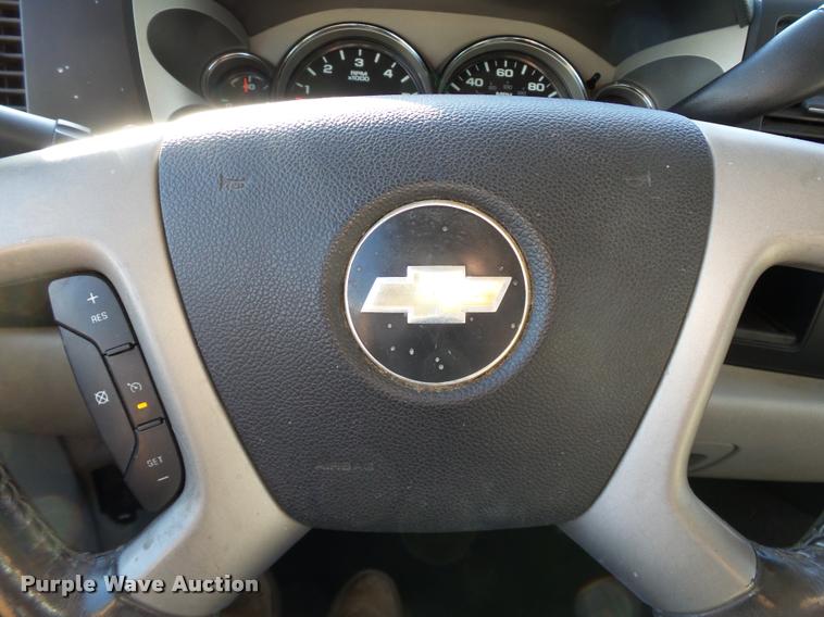 image for item DB4563 2008 Chevrolet Silverado 1500 LT Crew Cab pickup truck