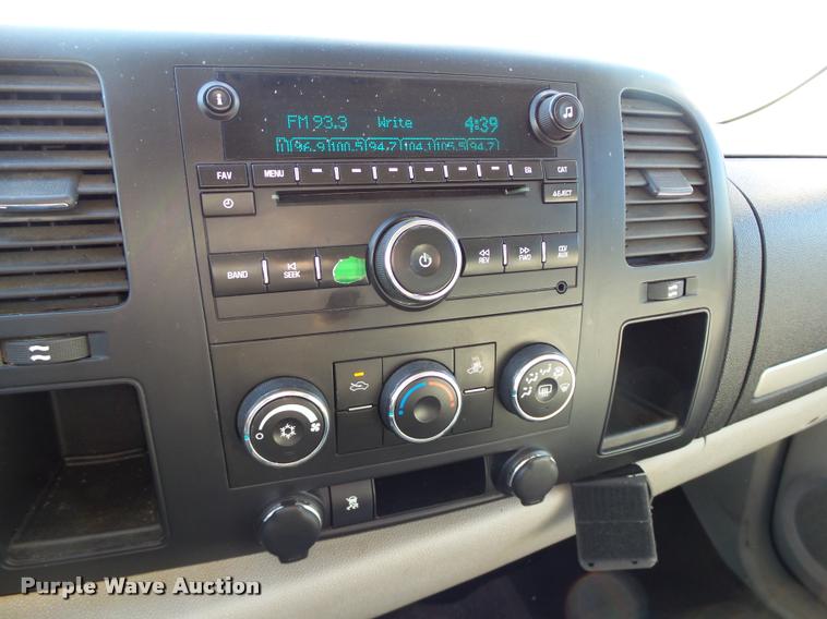 image for item DB4563 2008 Chevrolet Silverado 1500 LT Crew Cab pickup truck