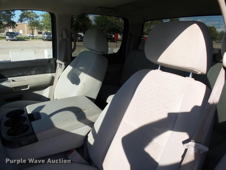 image for item DB4563 2008 Chevrolet Silverado 1500 LT Crew Cab pickup truck