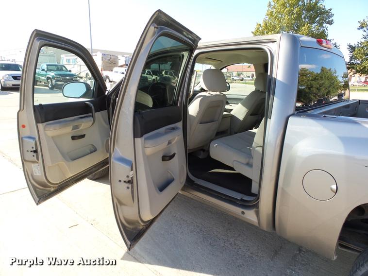 image for item DB4563 2008 Chevrolet Silverado 1500 LT Crew Cab pickup truck