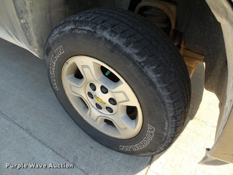 image for item DB4563 2008 Chevrolet Silverado 1500 LT Crew Cab pickup truck