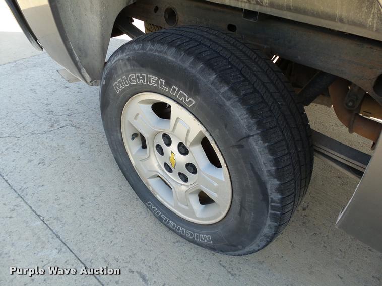 image for item DB4563 2008 Chevrolet Silverado 1500 LT Crew Cab pickup truck