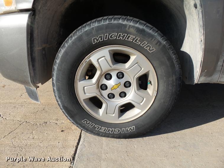 image for item DB4563 2008 Chevrolet Silverado 1500 LT Crew Cab pickup truck