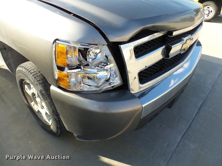 image for item DB4563 2008 Chevrolet Silverado 1500 LT Crew Cab pickup truck