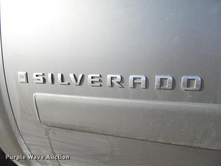 image for item DB4563 2008 Chevrolet Silverado 1500 LT Crew Cab pickup truck