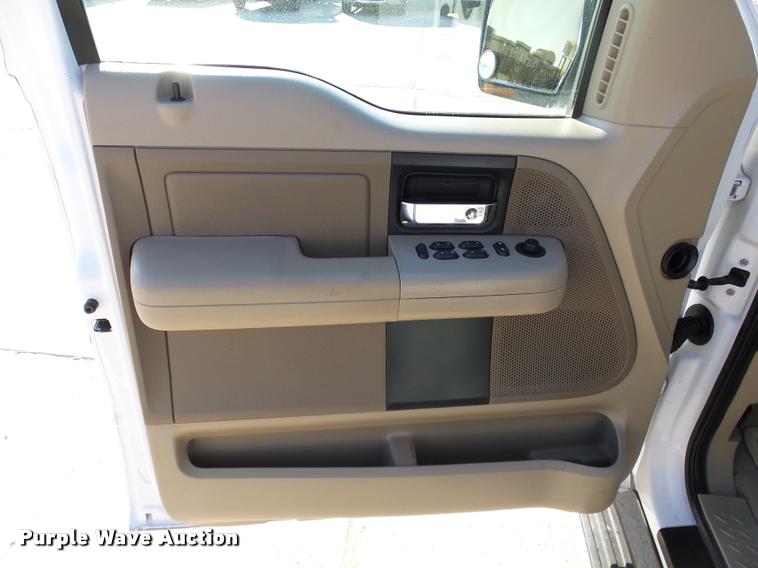 image for item DB4565 2007 Ford F150 XLT SuperCrew pickup truck