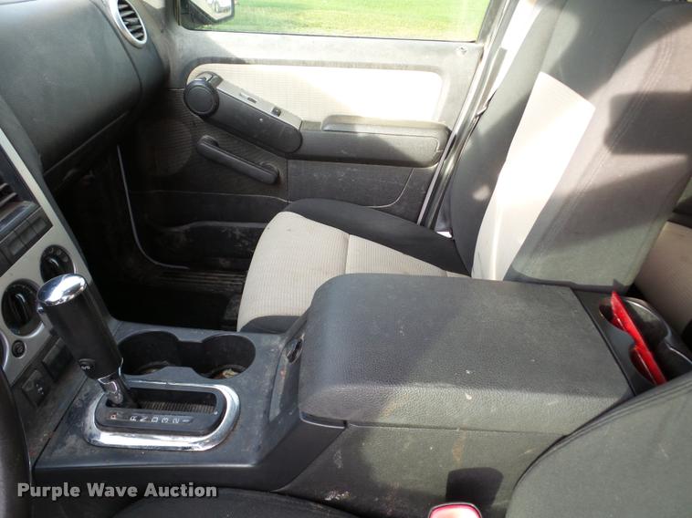 image for item F1427 2006 Mercury Mountaineer SUV