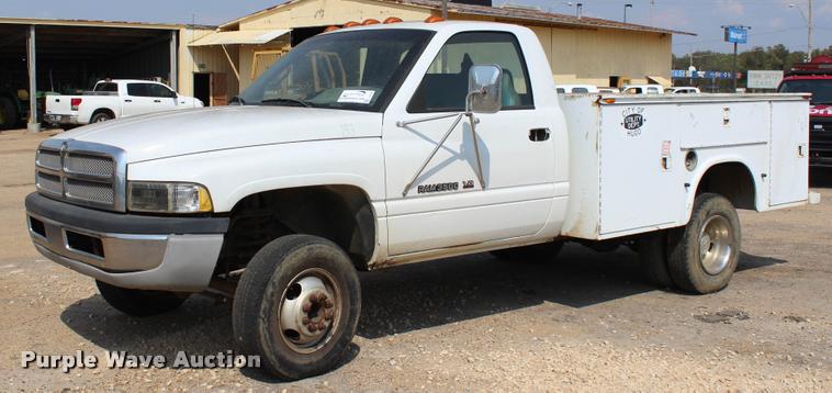 image for item J4349 1999 Dodge Ram 3500 utility truck