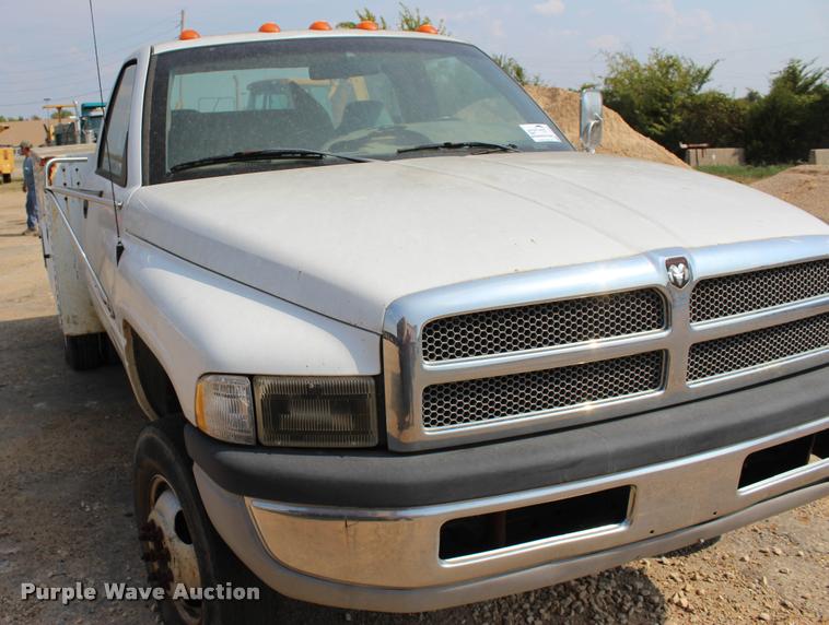 image for item J4349 1999 Dodge Ram 3500 utility truck