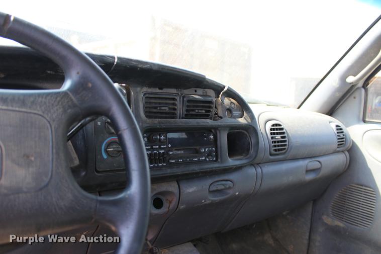 image for item J4349 1999 Dodge Ram 3500 utility truck