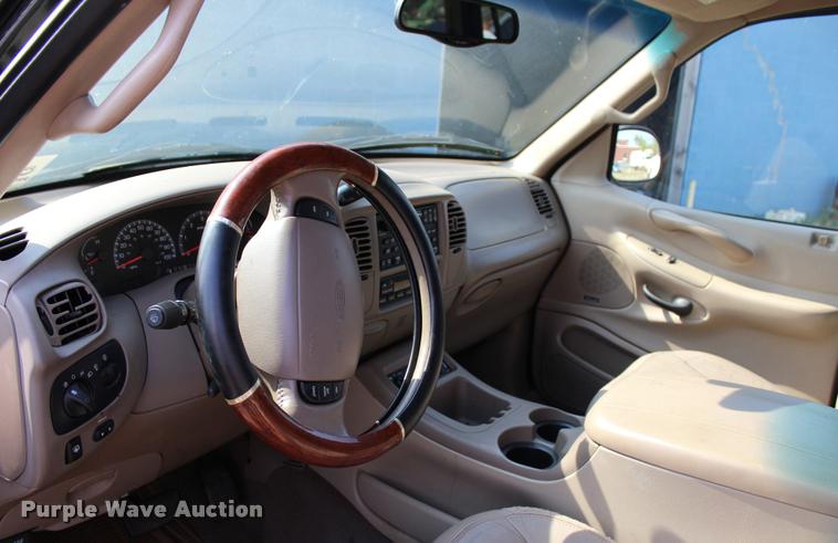 image for item J4353 2000 Ford Expedition Eddie Bauer SUV