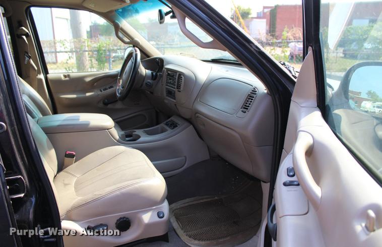 image for item J4353 2000 Ford Expedition Eddie Bauer SUV