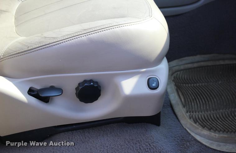 image for item J4353 2000 Ford Expedition Eddie Bauer SUV