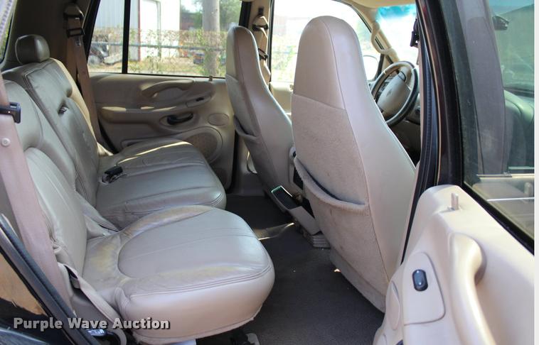 image for item J4353 2000 Ford Expedition Eddie Bauer SUV