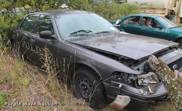 image for item J4358 2007 Ford Crown Victoria Police Interceptor