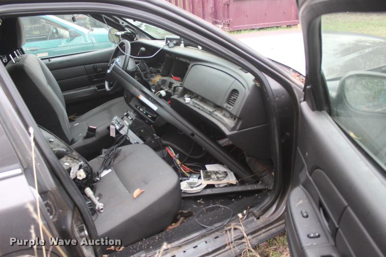 image for item J4358 2007 Ford Crown Victoria Police Interceptor