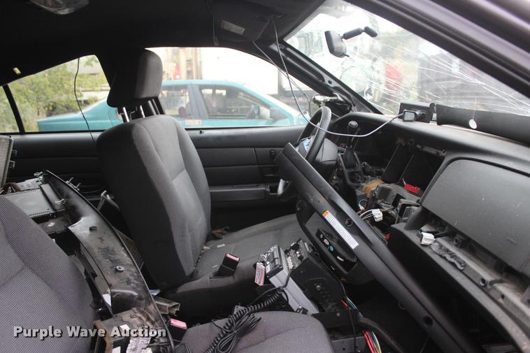 image for item J4358 2007 Ford Crown Victoria Police Interceptor