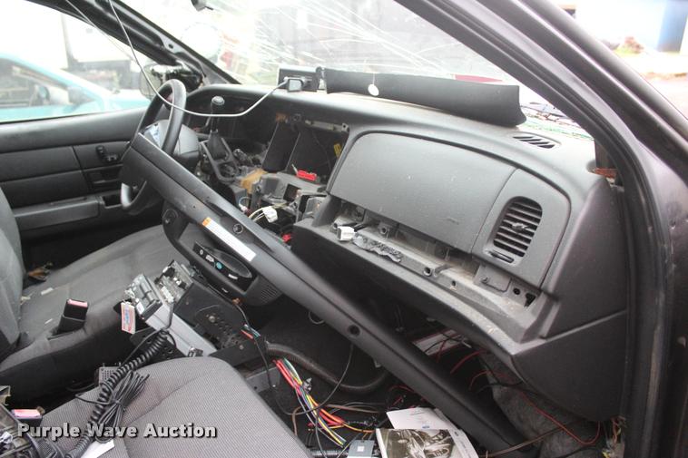 image for item J4358 2007 Ford Crown Victoria Police Interceptor