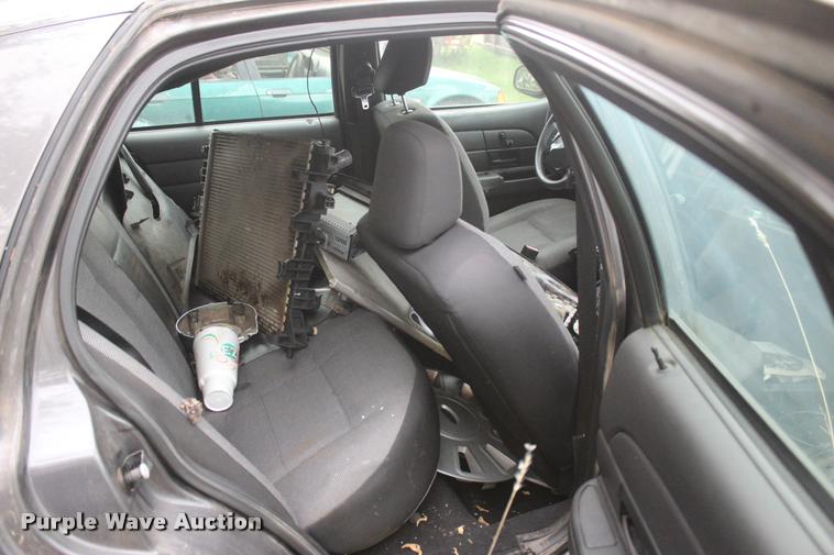 image for item J4358 2007 Ford Crown Victoria Police Interceptor