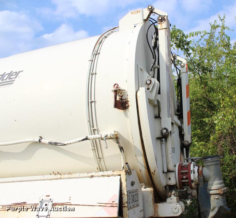 image for item J4361 1991 Ford LNT8000 vacuum truck