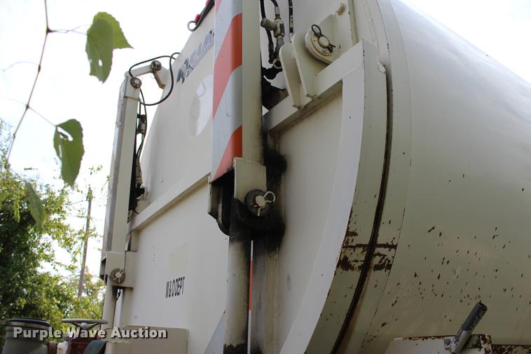 image for item J4361 1991 Ford LNT8000 vacuum truck