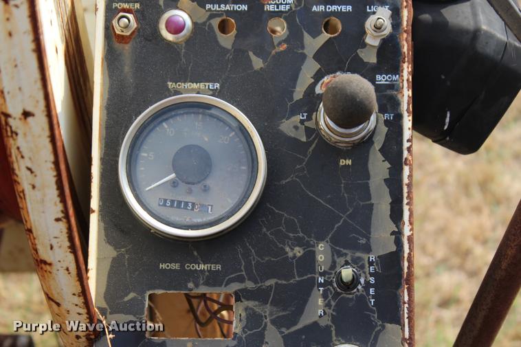 image for item J4361 1991 Ford LNT8000 vacuum truck