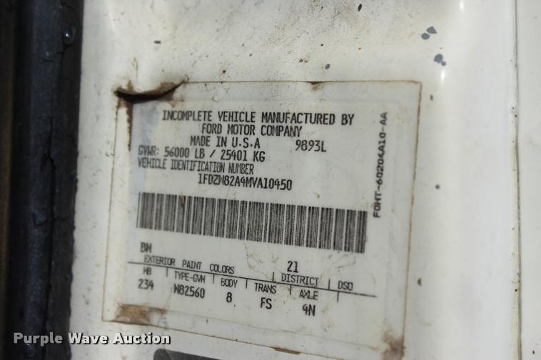 image for item J4361 1991 Ford LNT8000 vacuum truck