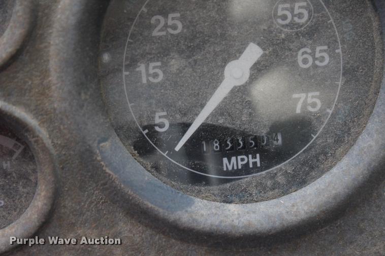 image for item J4361 1991 Ford LNT8000 vacuum truck