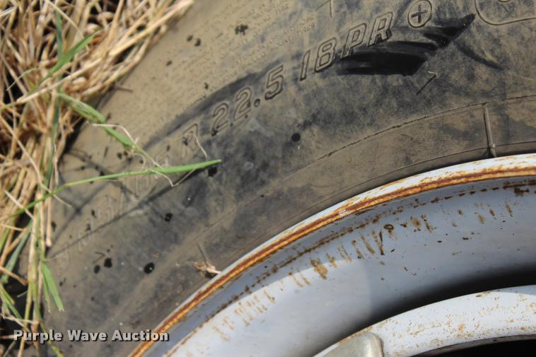 image for item J4361 1991 Ford LNT8000 vacuum truck