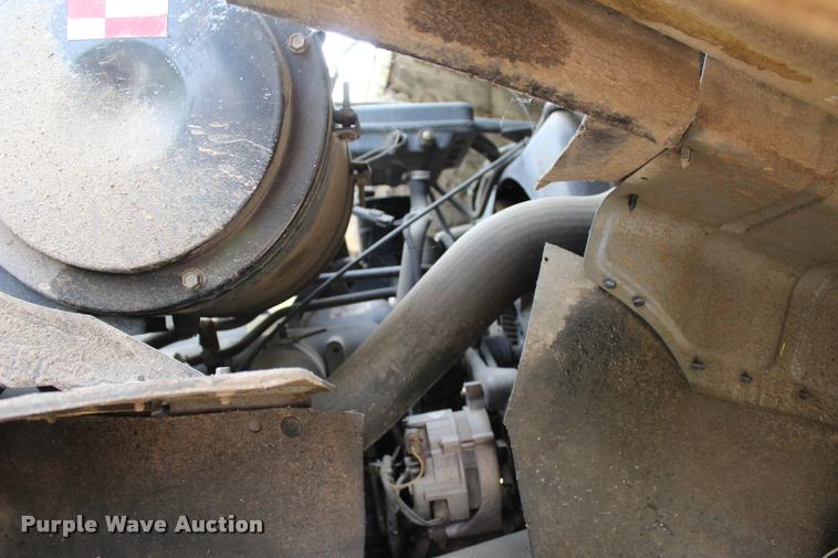 image for item J4361 1991 Ford LNT8000 vacuum truck