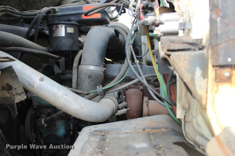 image for item J4361 1991 Ford LNT8000 vacuum truck