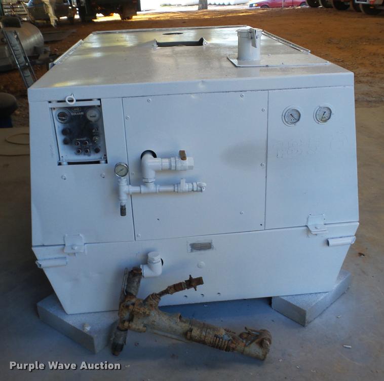 image for item J8698 Sullair 185Q air compressor