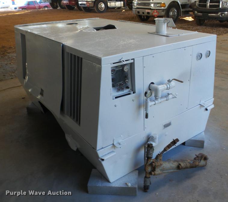 image for item J8698 Sullair 185Q air compressor