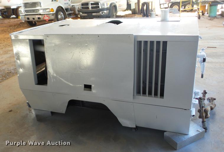 image for item J8698 Sullair 185Q air compressor